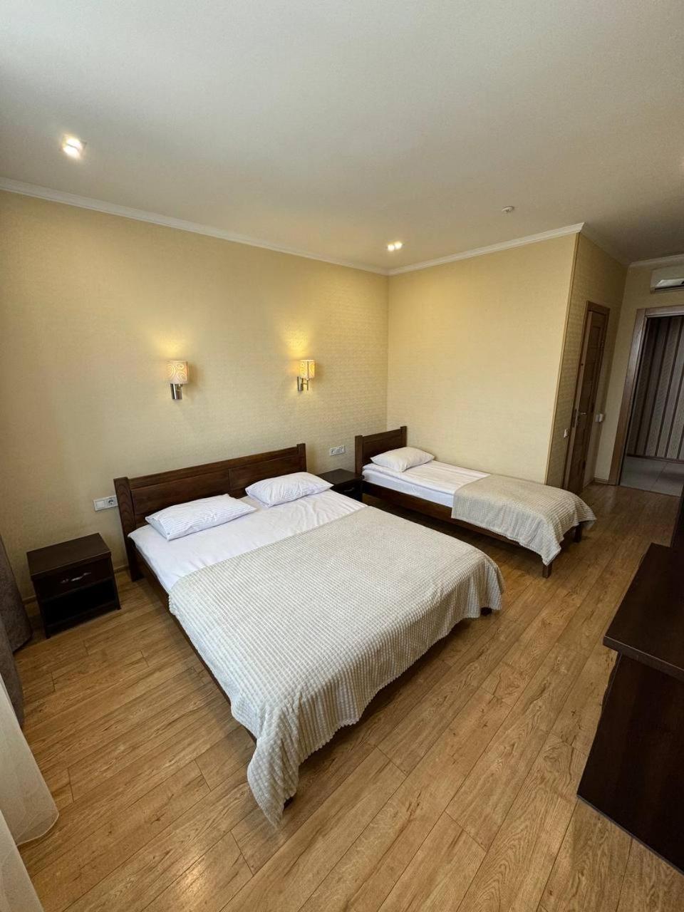 Passage Hotel Ternopil Kültér fotó