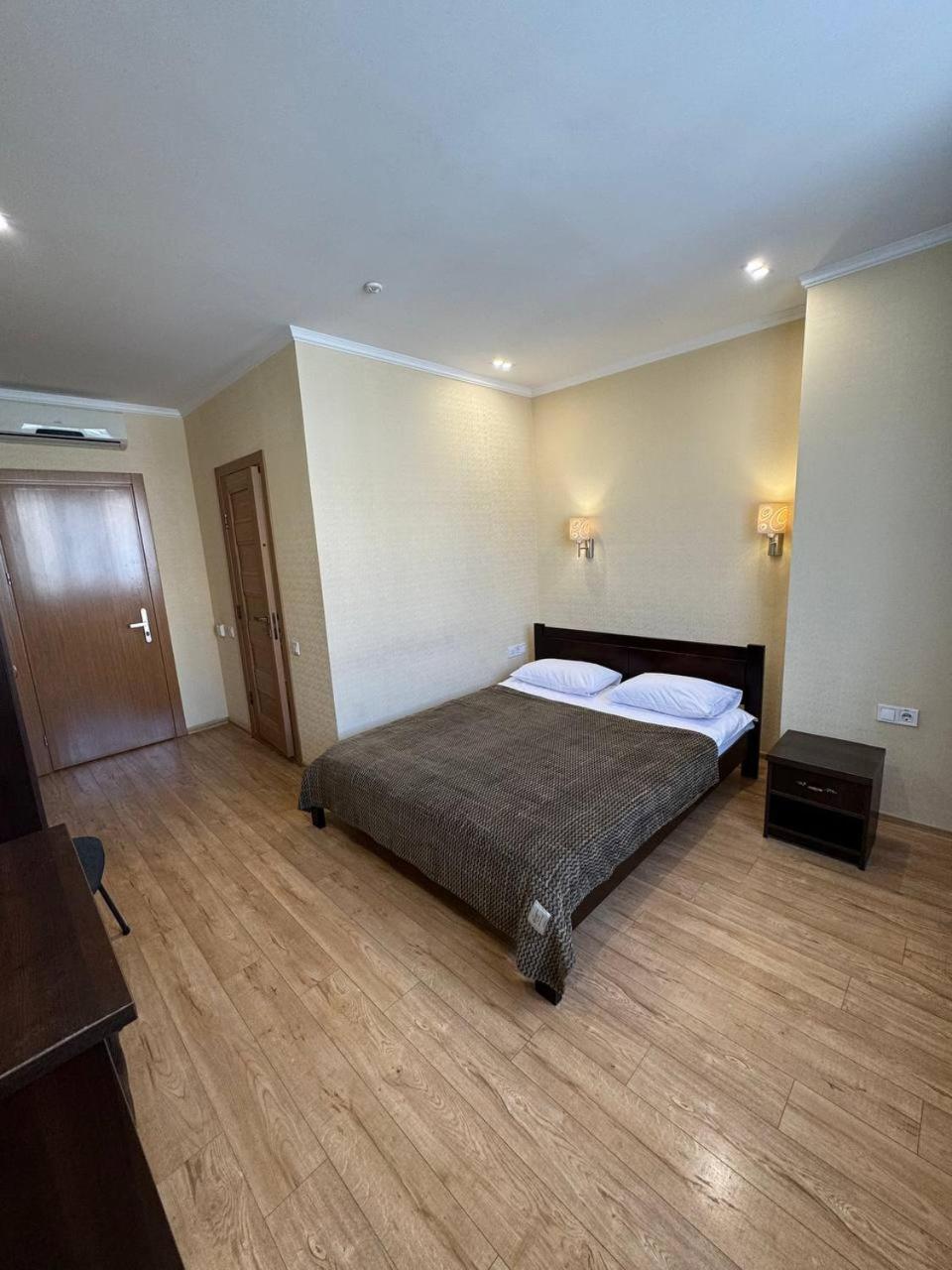 Passage Hotel Ternopil Kültér fotó